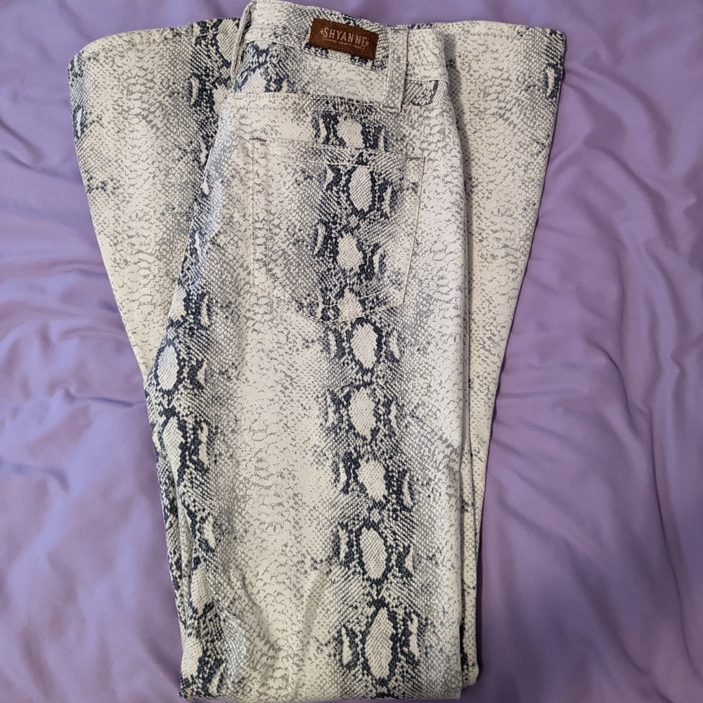 Beautiful 🥰 Unique, Shyanne pants